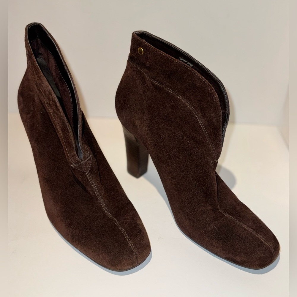 Franco Sarto Limber Suede Pull On Ankle Boots size 9 - Dark brown